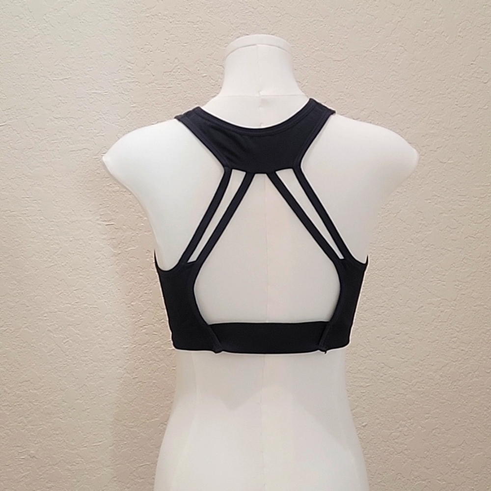 NWOT - Women's Dark Gray Strappy Back Seamless Activewear Sports Bra = Medium